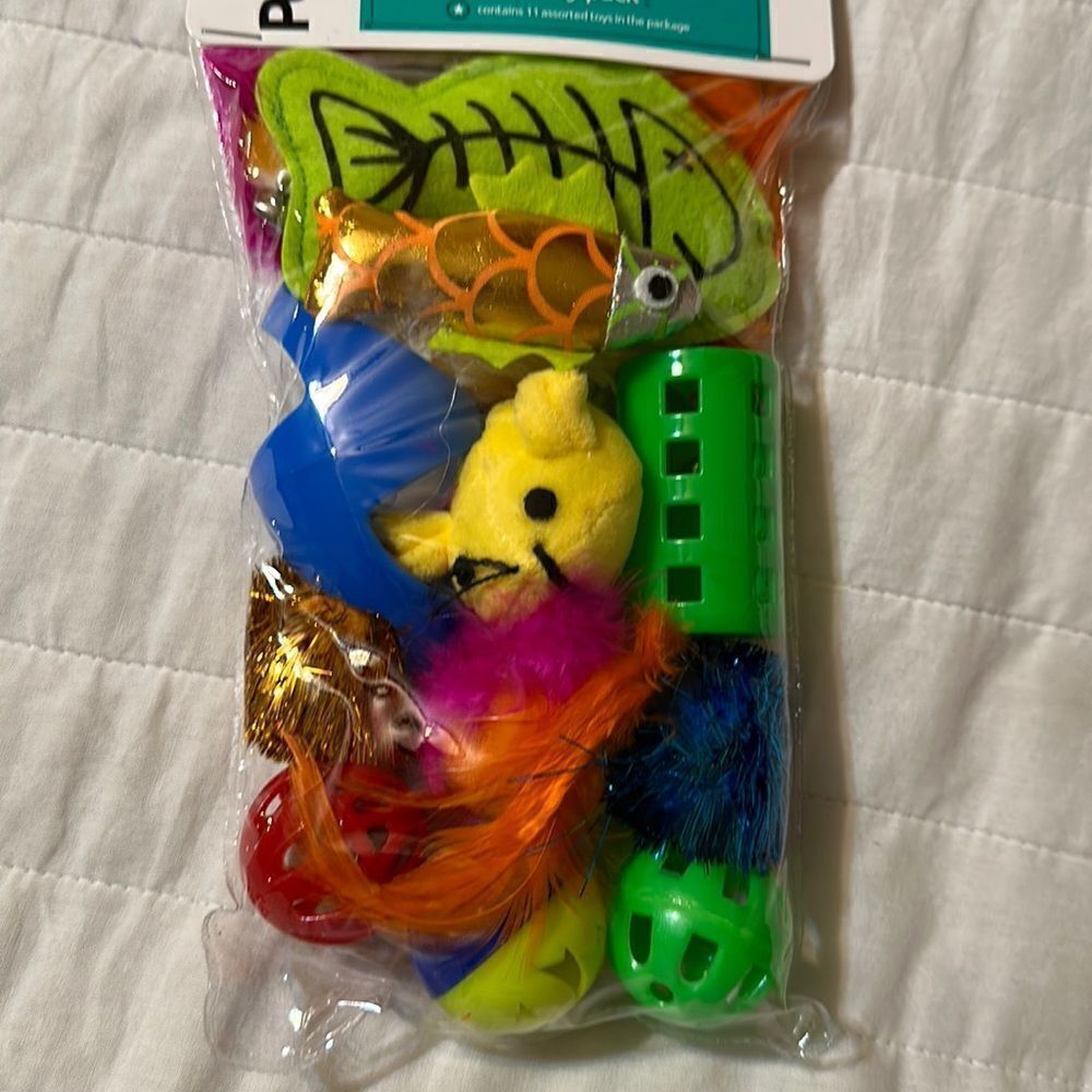 PetShoppeโCatย Toy Variety Pack Bundle 11 Assorted ToysโPackage - Picture 6 of 9